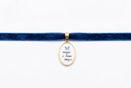Girocollo Choker in Velluto Blu – Medaglietta "Segui i tuoi sogni"