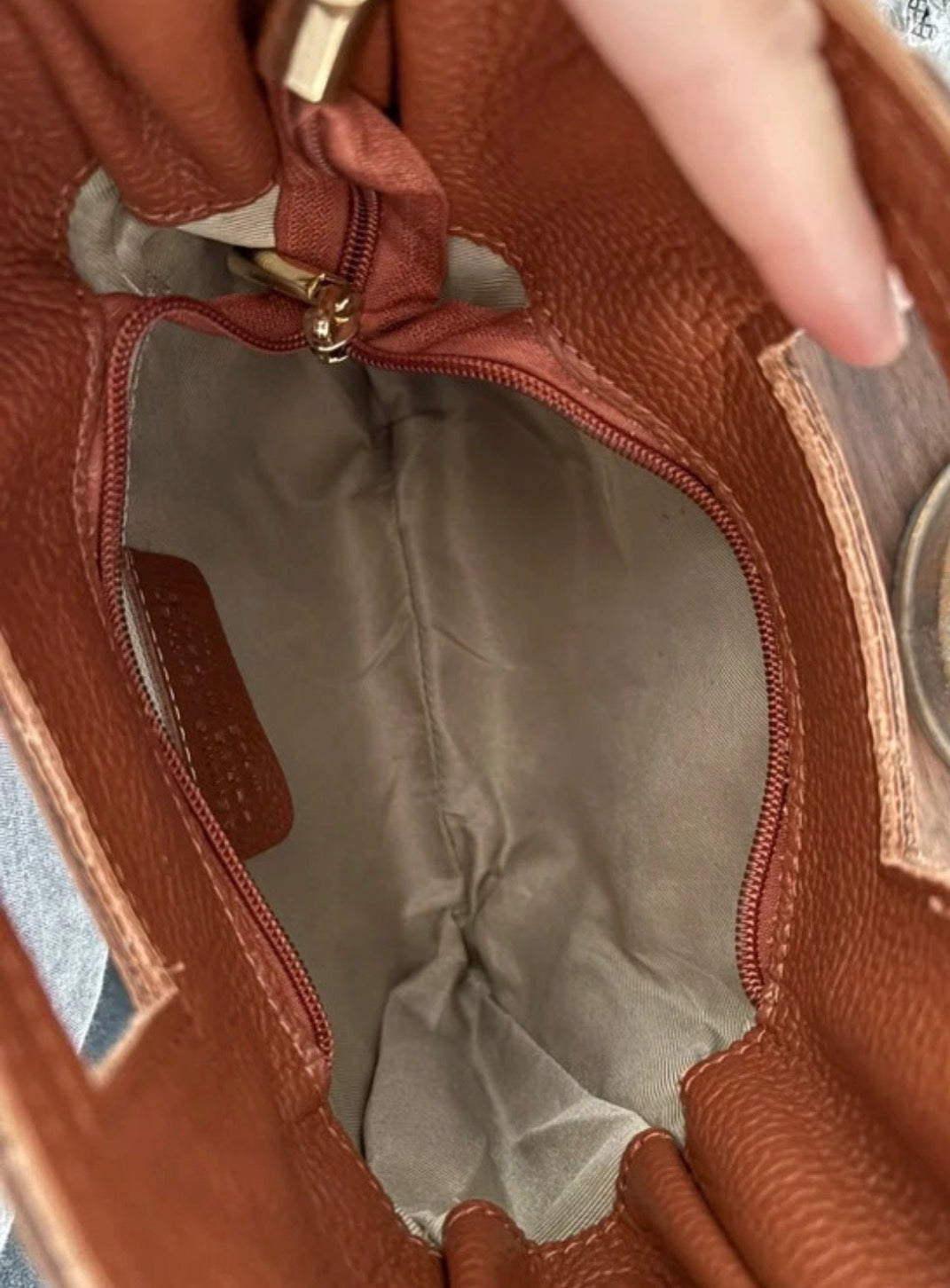 Borsa a mano e tracolla in pelle cuoio con frange - Stile Boho Chic