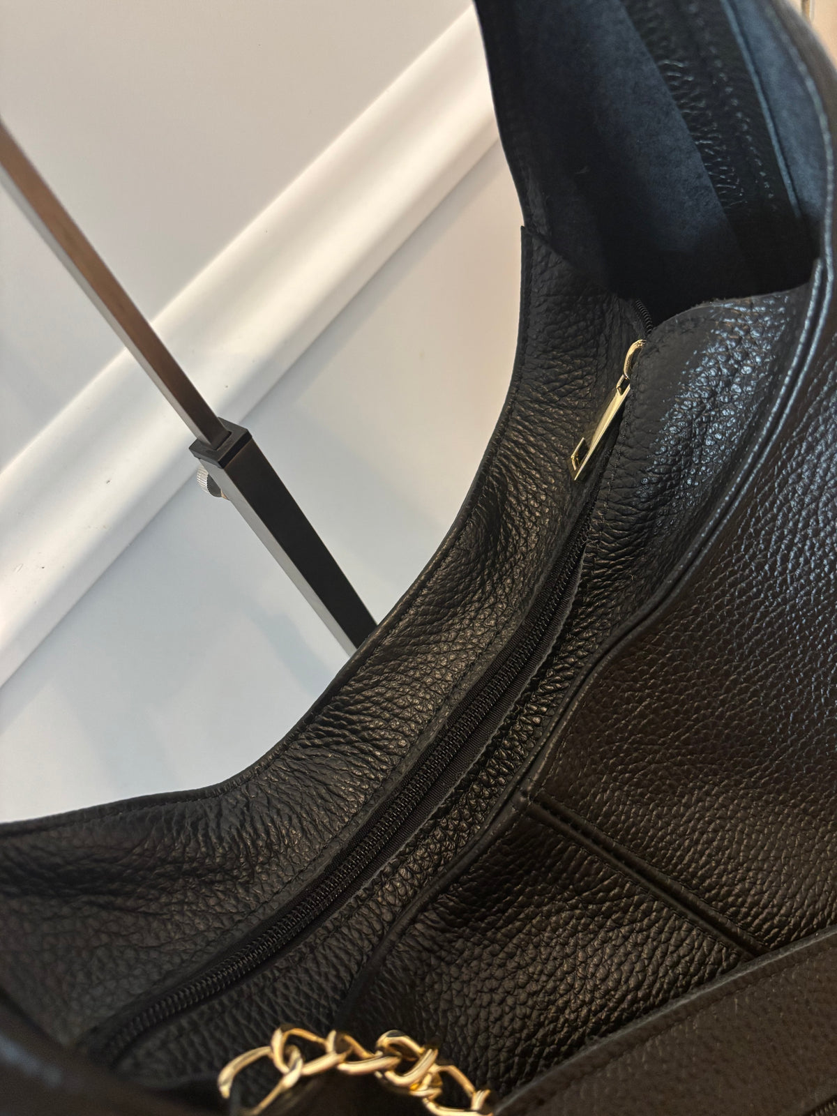 Borsa Hobo in Vera Pelle Martellata nera con Pochette Coordinata – Collezione Autunno/Inverno