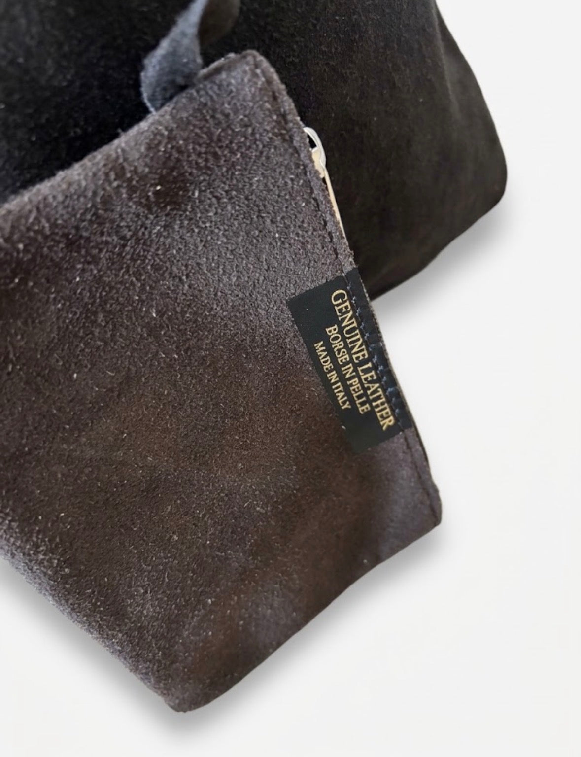 Borsa Hobo in Camoscio Pregiato - Raffinatezza Made in Italy