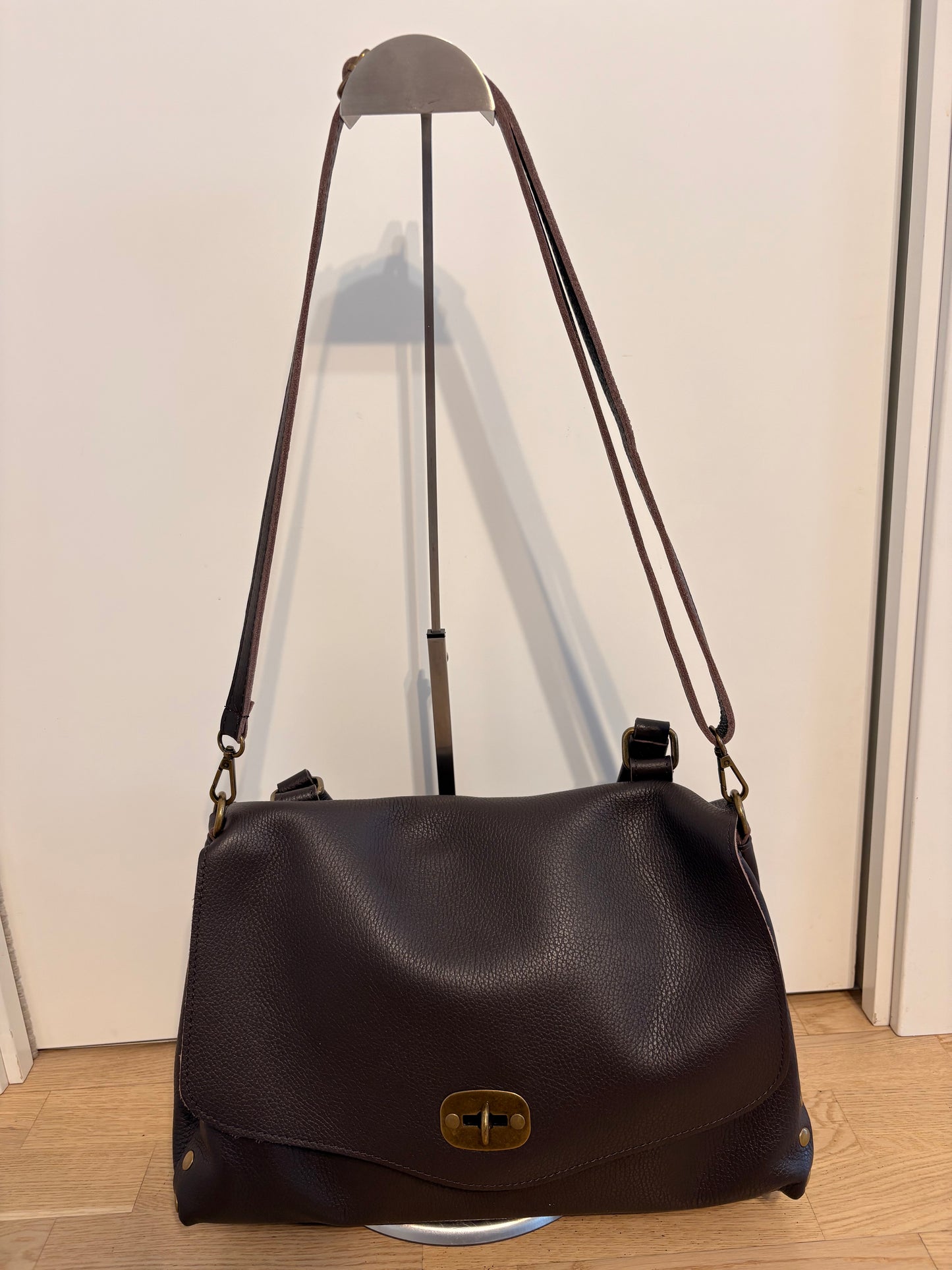 Borsa ‘laPostina’ in Vera Pelle Marrone GRANDE