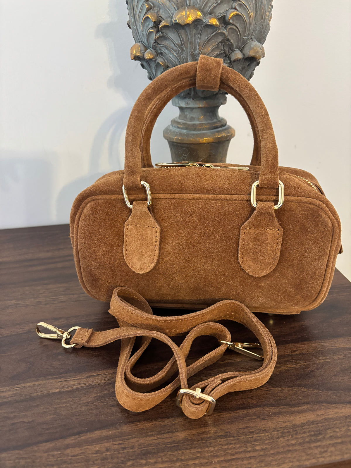 Borsa Bauletto in Vera Pelle Scamosciata | Eleganza Artigianale e Stile Senza Tempo