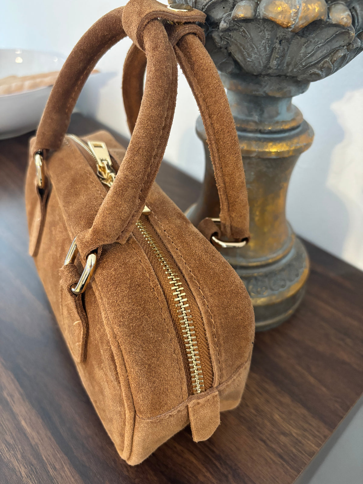 Borsa Bauletto in Vera Pelle Scamosciata | Eleganza Artigianale e Stile Senza Tempo