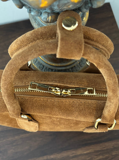 Borsa Bauletto in Vera Pelle Scamosciata | Eleganza Artigianale e Stile Senza Tempo